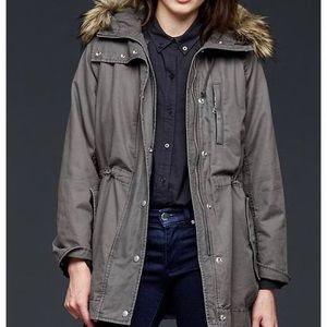 Gap Sherpa Lined Parka Size M